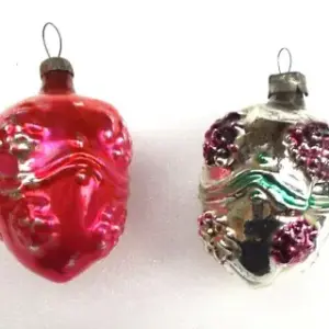 Set of 2 Vintage Glass Christmas Ukrainian Tree Ornaments Flowers