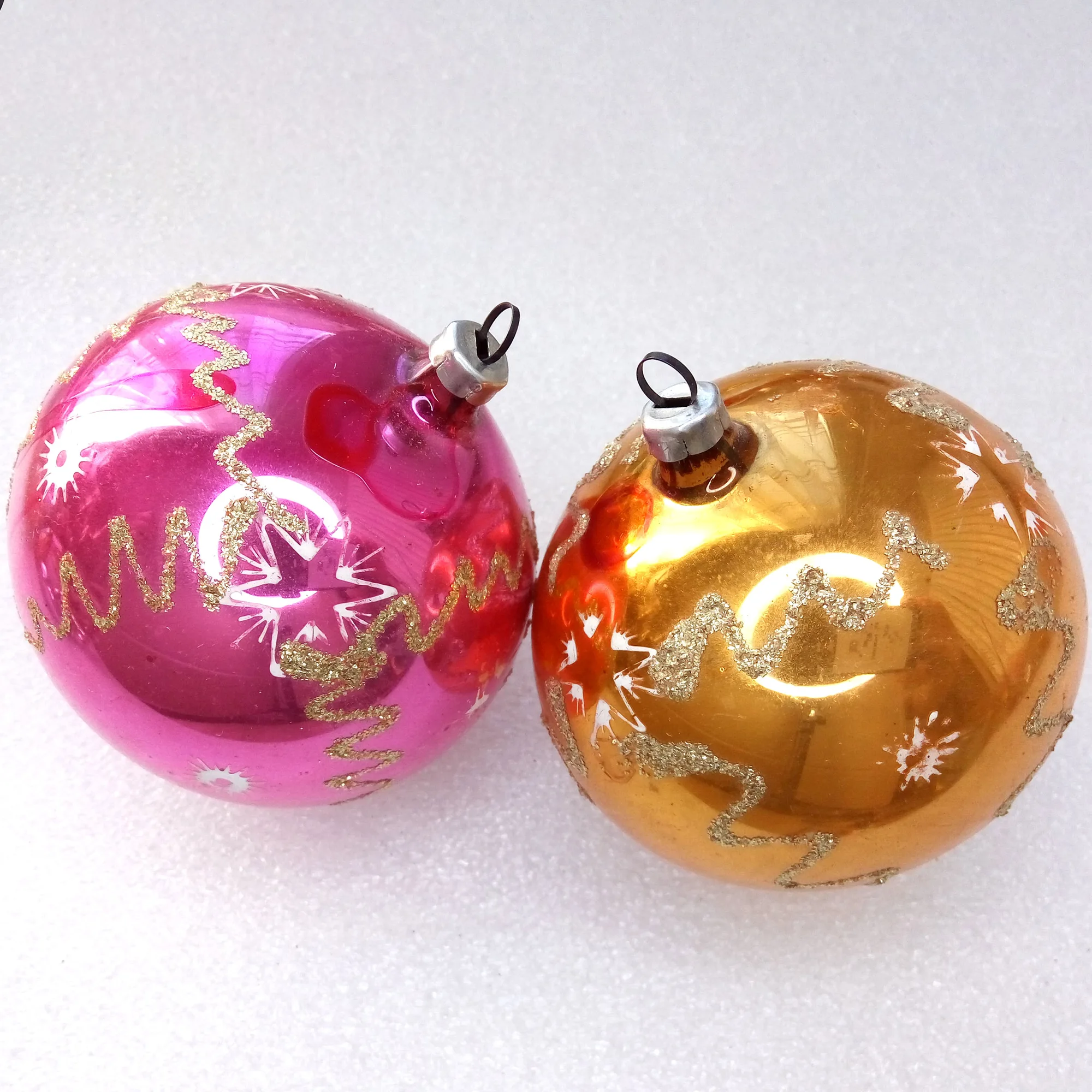 Set of 2 Vintage GDR German Glass Christmas Ornaments Balls