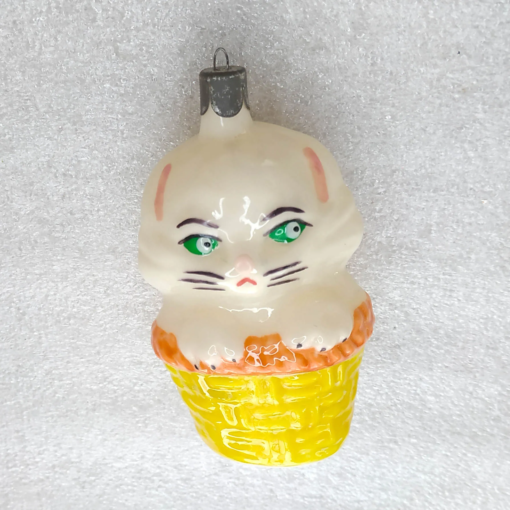 Christmas Ornament White Cat in Basket Artist OOAK Hand Painted USSR Shell 3.8"