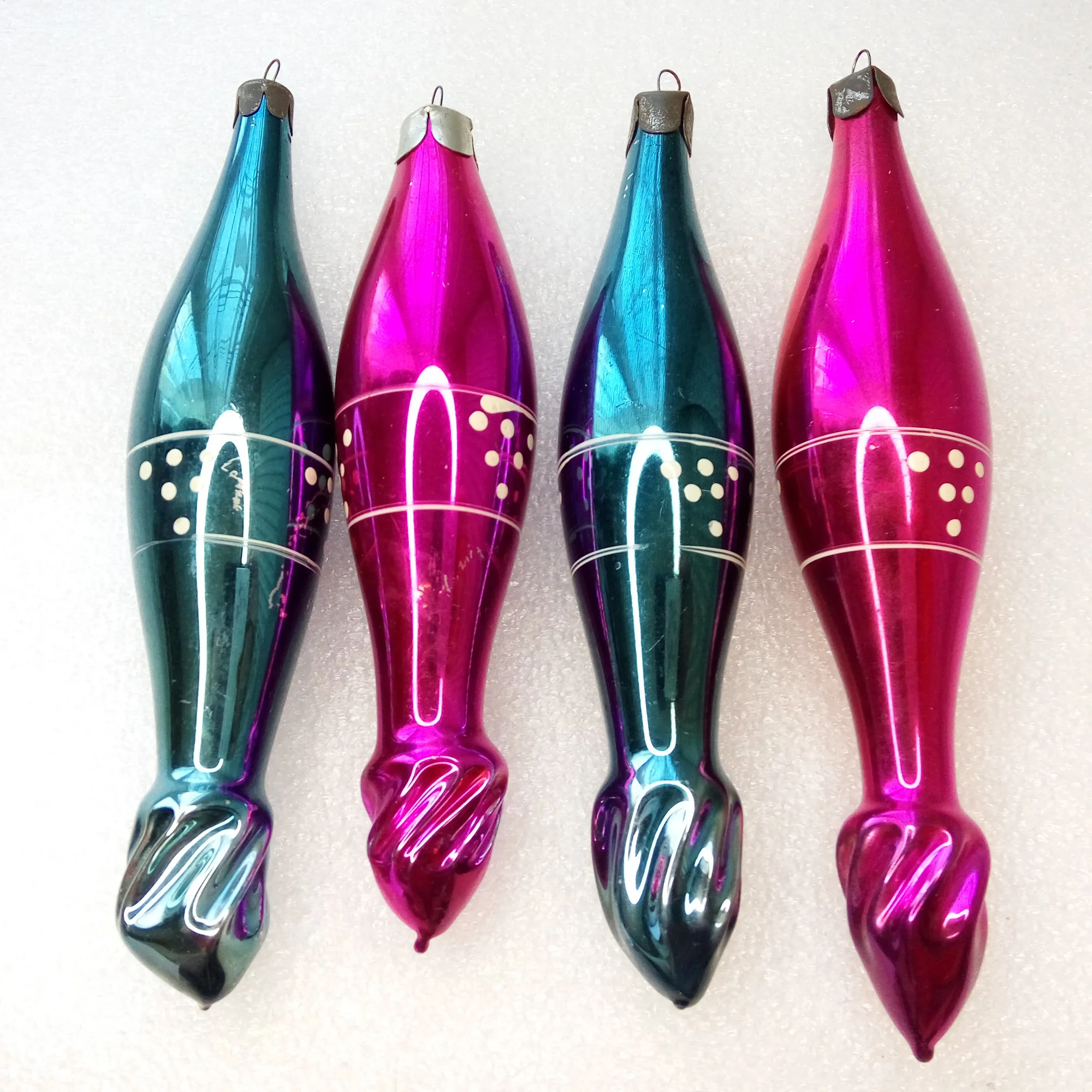 Set of 4 Vintage Glass Christmas Ornaments Tree Icicles