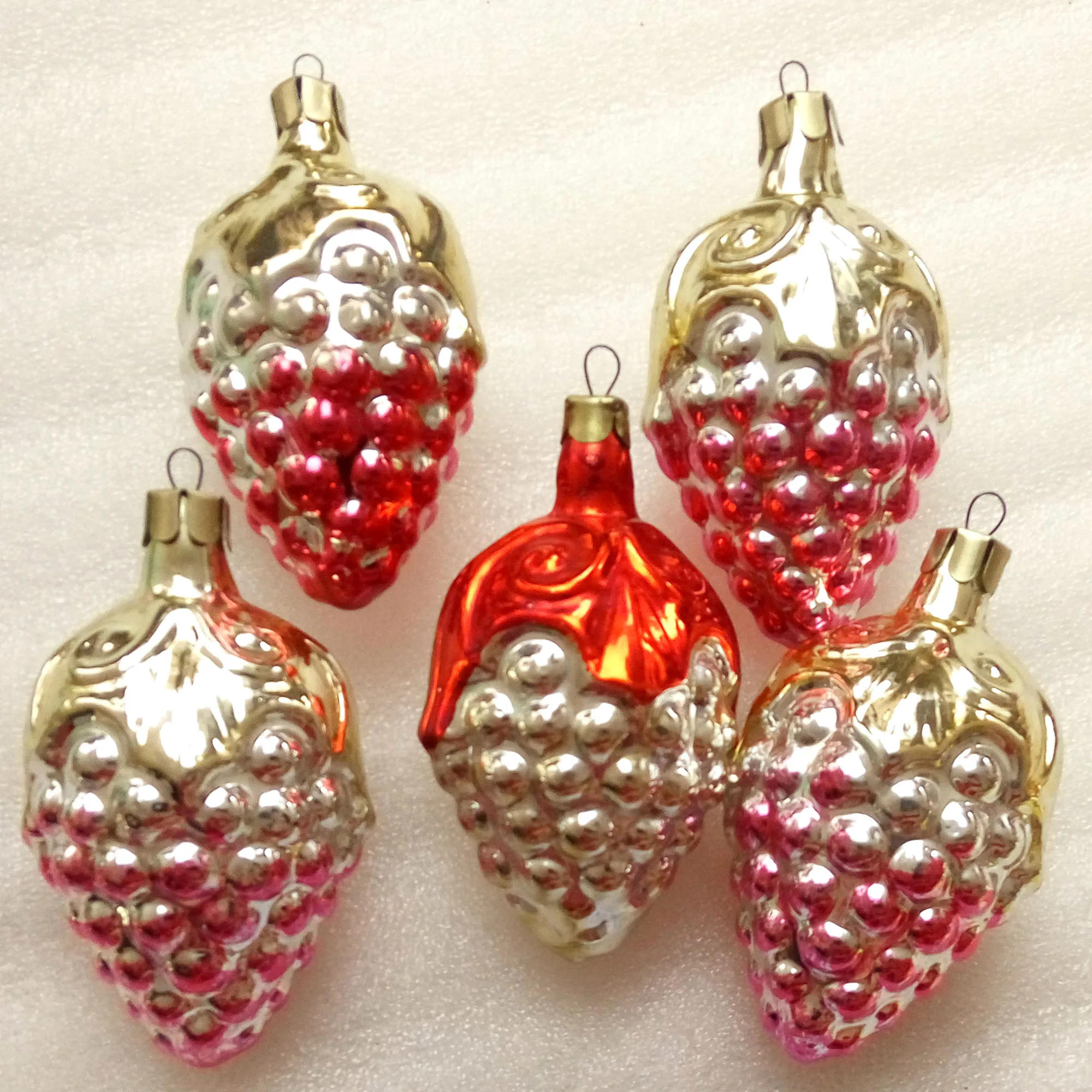 Set of 5 Vintage USSR Glass Christmas Ornaments Old Grapes