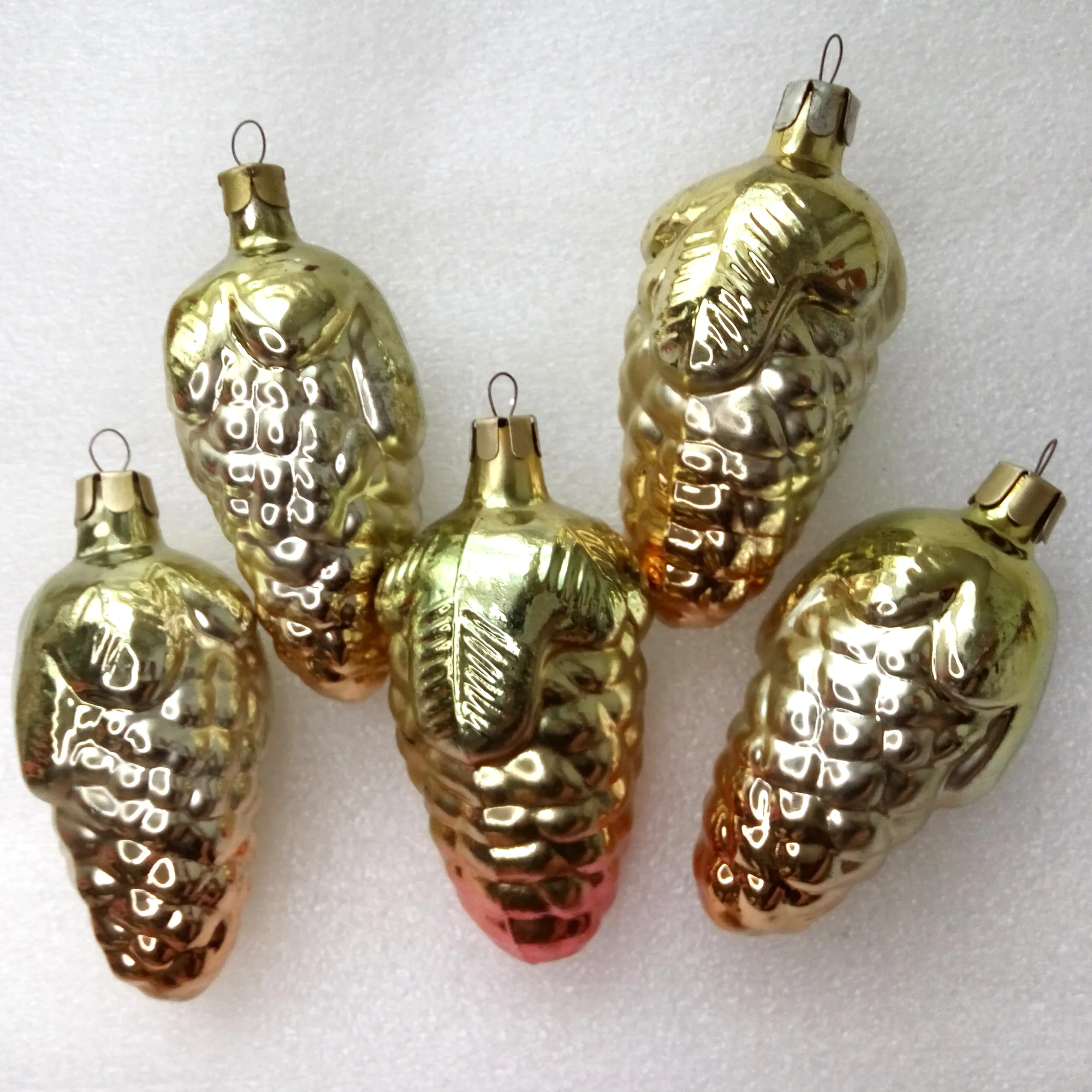 Set of 5 Vintage Glass Christmas Ornaments Tree New Yaer Pinecones